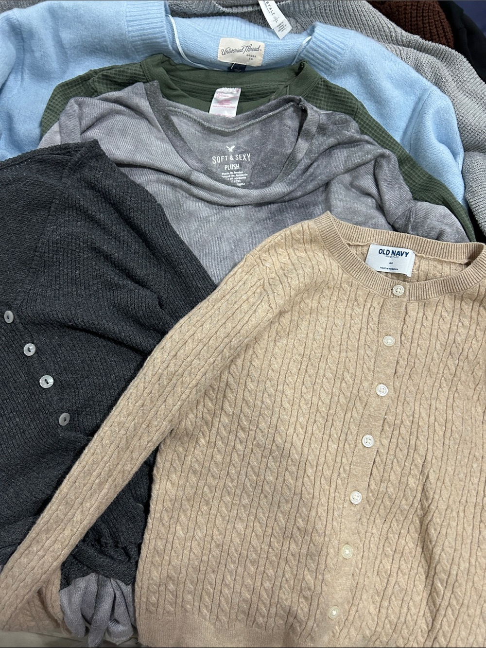 Women’s Long Sleeve Bundle - Picture 3 of 5